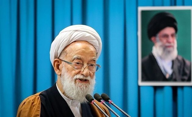 آمریکایی‌ها با وقاحت تمام ایران را تحریم و در سوریه و یمن جنایت می‌کنند