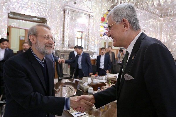 علی لاریجانی با بوزکر دیدار کرد