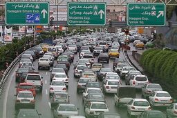 ترافیک در آزاد راه تهران- کرج نیمه سنگین است