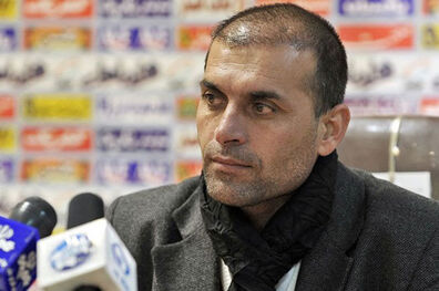 لیدرهای بی‌سواد پایشان را از گلیم‌شان بیشتر دراز می‌کنند