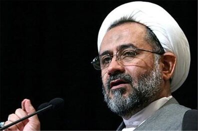 دشمن می‌خواهد از طریق مسائل اقتصادی و اجتماعی لطمه بزند