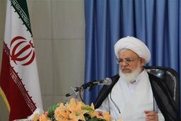 رسانه‌ها روحیه خودباوری را در بین جوانان و مسئولان ترویج دهند