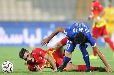 انصاری نوار پیروزی‌های استقلال را پاره کرد
