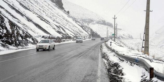 بارش برف و باران در محورهای مواصلاتی ۸ استان