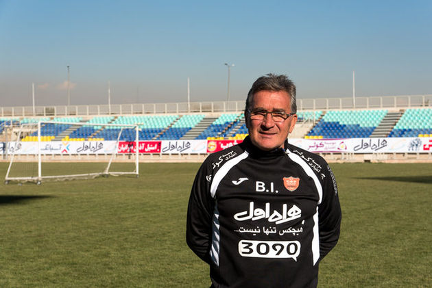 گروه بسیار سختی داریم