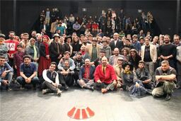 هنرمندان نمایش «آرتورو اویی» یاد شهدای مرزبان را زنده کردند